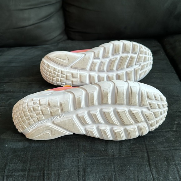 Nike runners - EU40 - 7Y - women’s 9​ - Picture 4 of 8